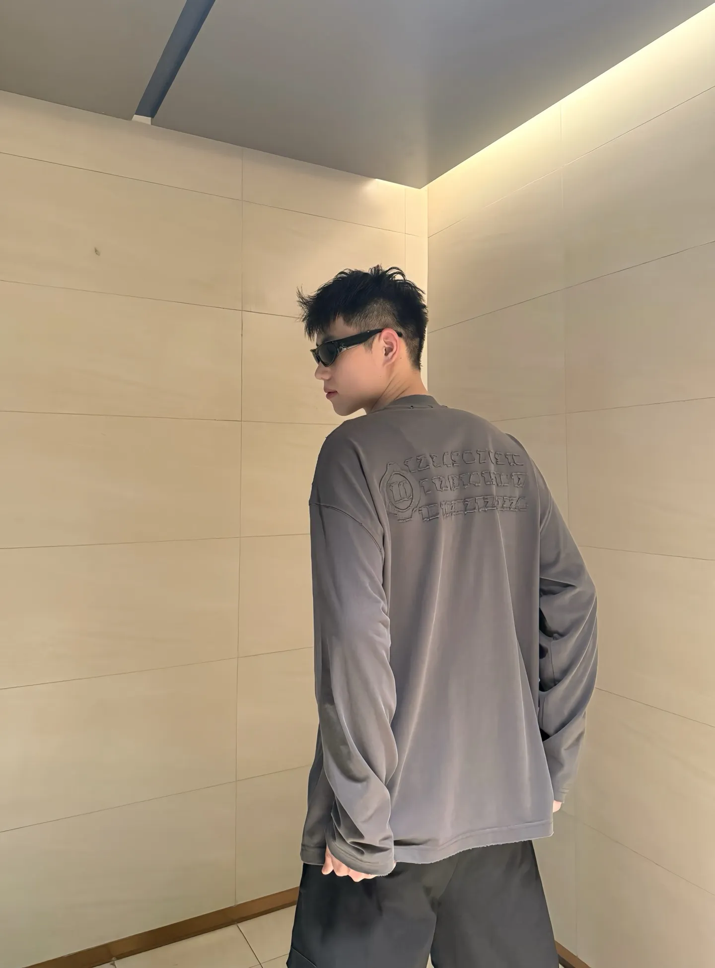 ✅D 01
